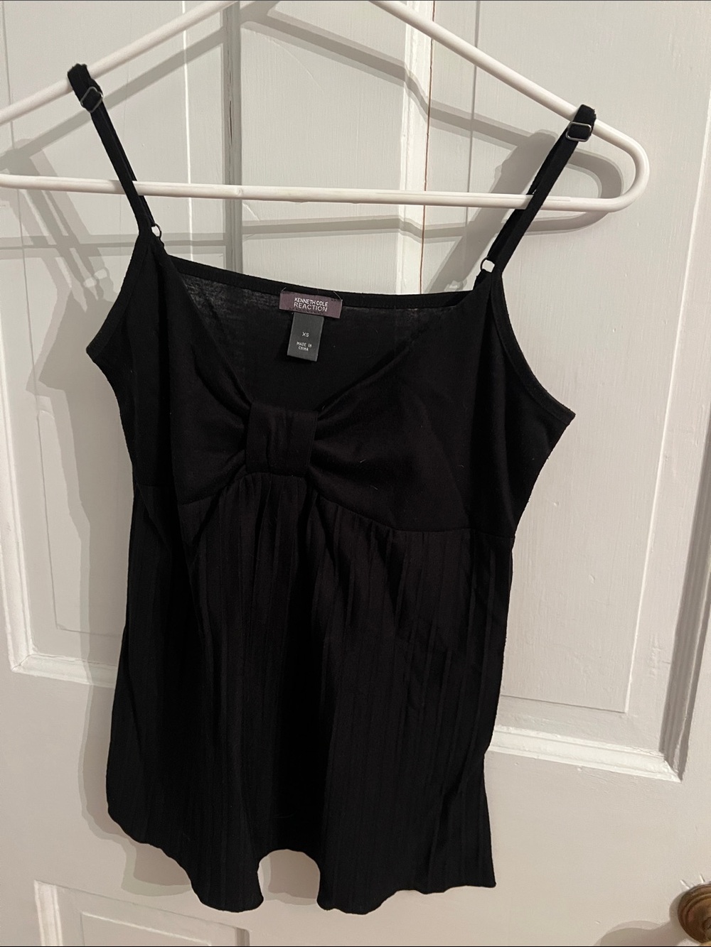 Kenneth Cole Reaction Black Bow-Front Pleated Camisole